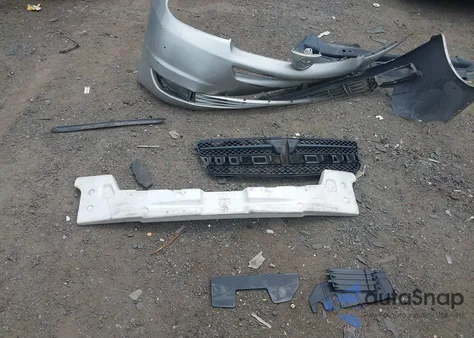 2005 Toyota Sienna Xle z USA, uszkodzony, nr VIN 5TDZA22C15S340205